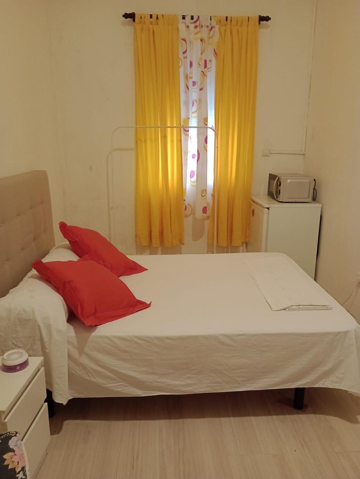 Aurora Room With Private Bathroom Alicante Exterior foto